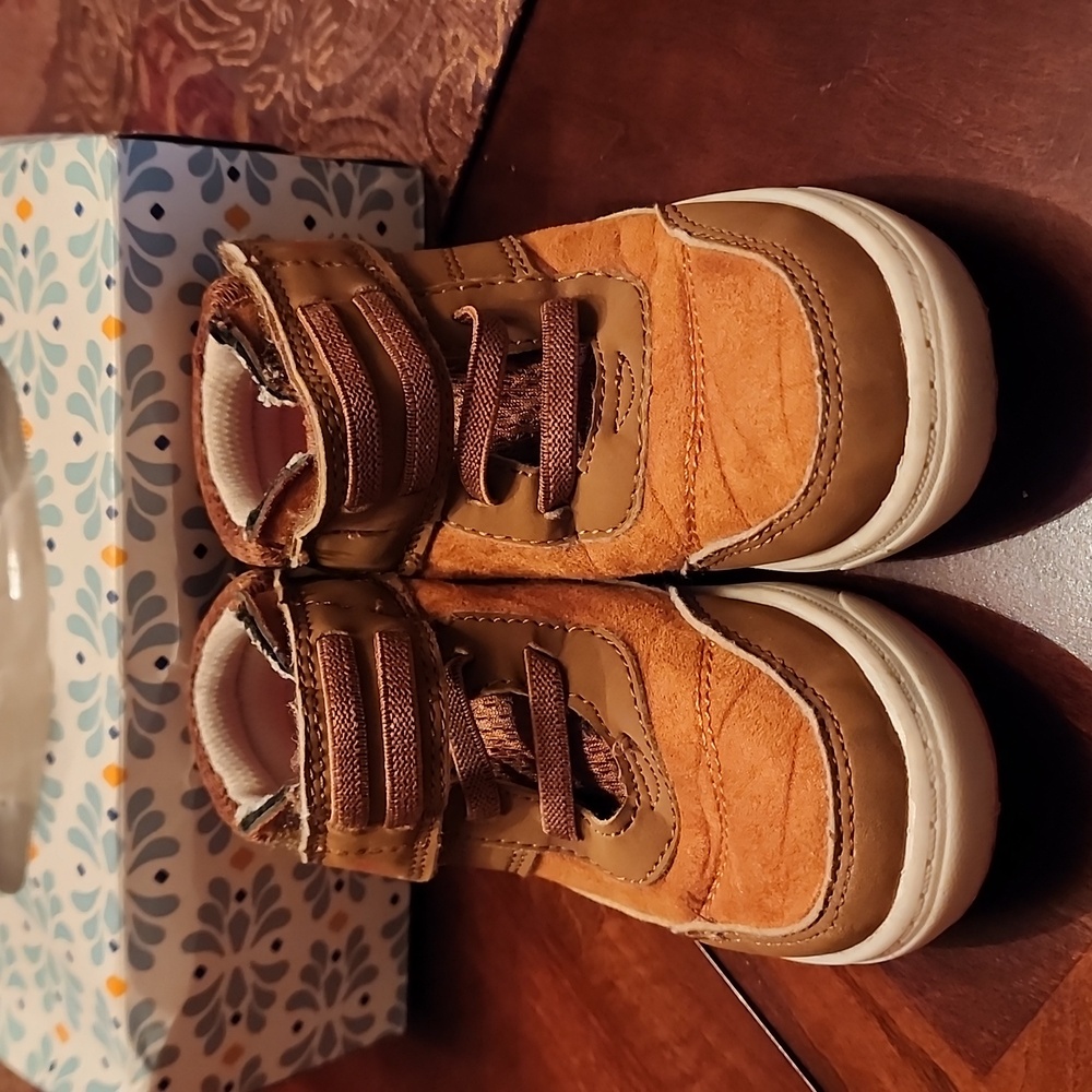 Oshkosh B’gosh Toddler Brown High Top Boys Shoes Size 8
